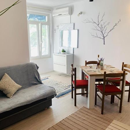 شقة Apartman Flora'S Garden كورتْشولا المظهر الخارجي الصورة