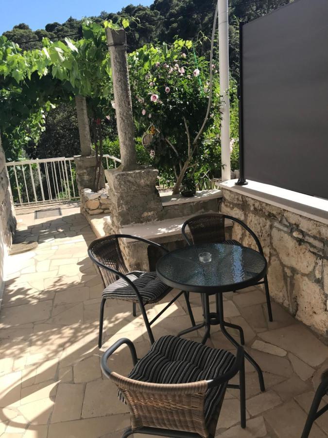 شقة Apartman Flora'S Garden كورتْشولا المظهر الخارجي الصورة